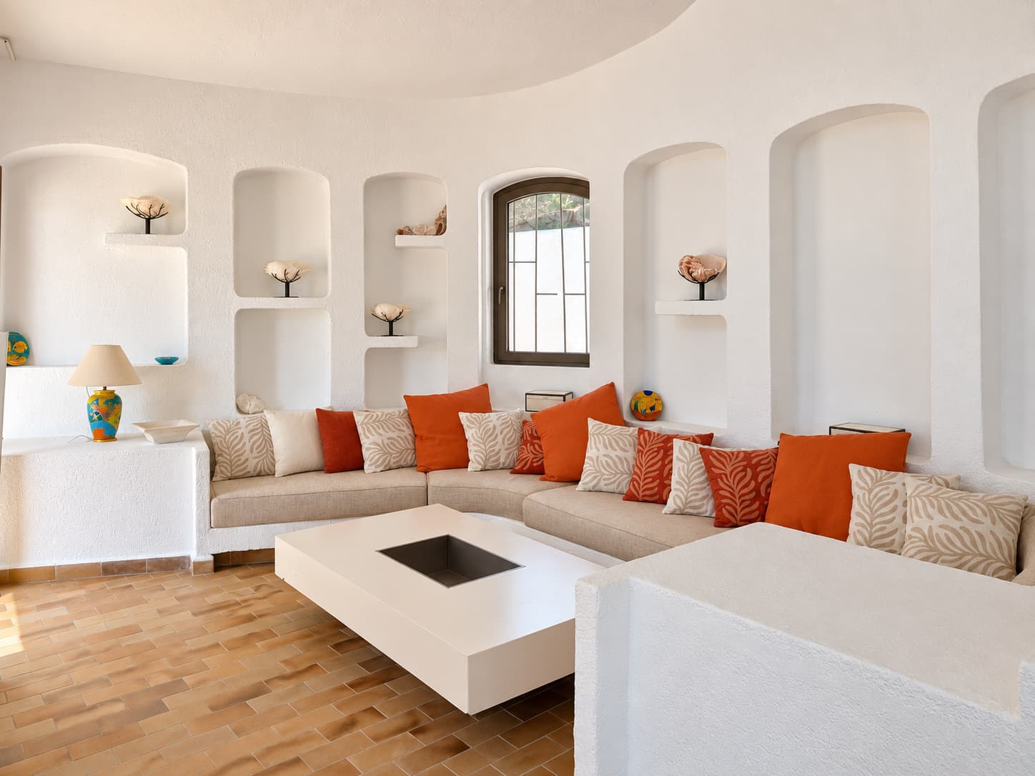 Salon mit den weißen Wandnischen, Domaine Diva